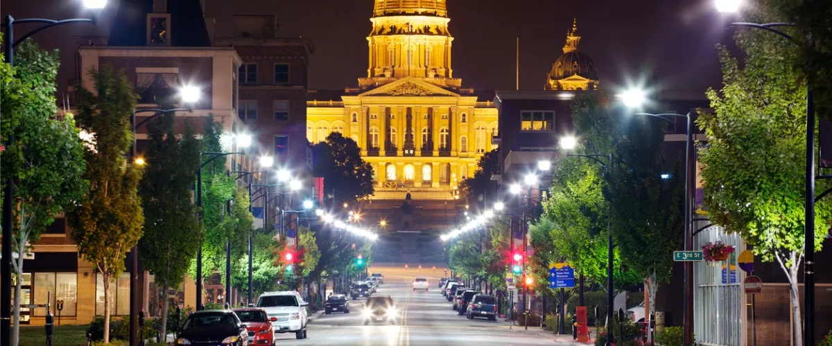 Cars on the streets of the Iowa State Capital